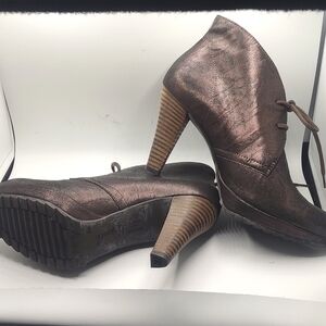 Paul Green Size 7 US Bronze Leather Booties
